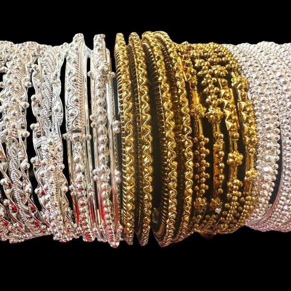 BULK LOT SILVER & GOLD TONE BANGLE BRACELETS Jewelry 19 Total Bracelets Wearable - Picture 6 of 8